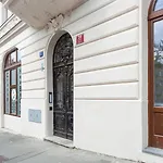 Blueground Prague 10 Nr Park Foodie Area Prg-14